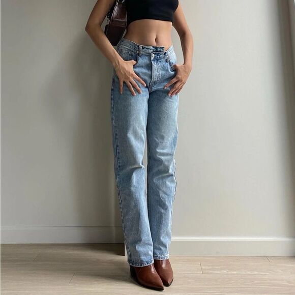 Princess Polly Holly Mid Rise Straight Leg Asymmetric Jean Light Wash Denim - Picture 1 of 5